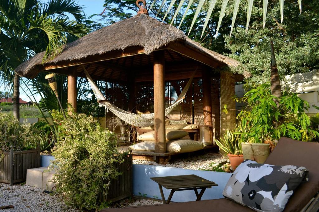 Bananas Apartments Adults Only Palm Beach Kültér fotó